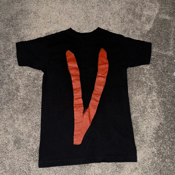 vlone love t-shirt - Picture 2 of 3